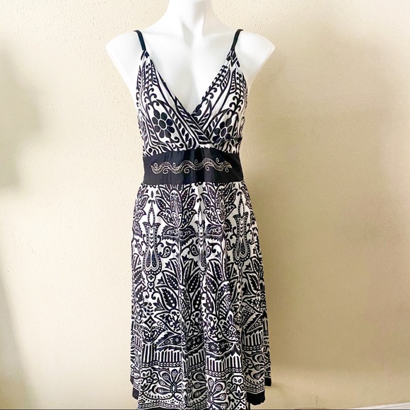 Black and white floral print sundress - Picture 1 of 4